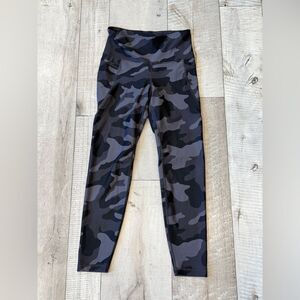 Old Navy Active Go Dry Camouflage Leggings